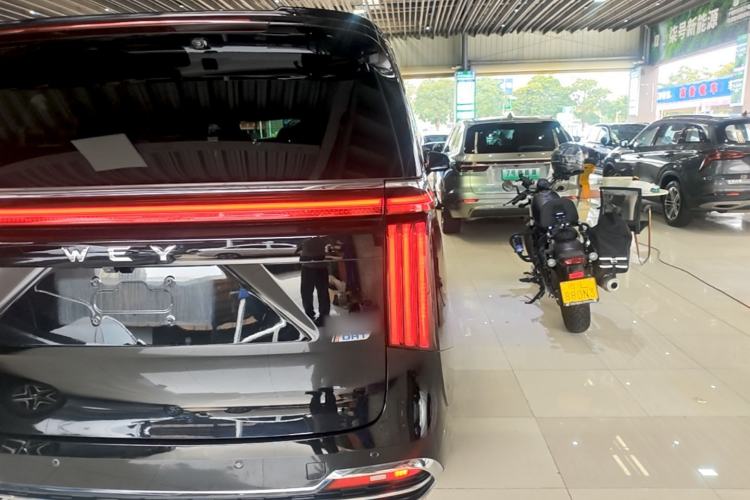 Used Wey Gaoshan 2023 Four-Wheel Drive Flagship Edition Right Rear Taillight