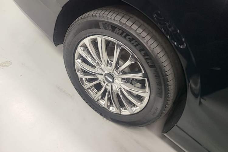 Used Wey Gaoshan 2023 Four-Wheel-Drive Executive Extended Version Right Rear Wheel Hub