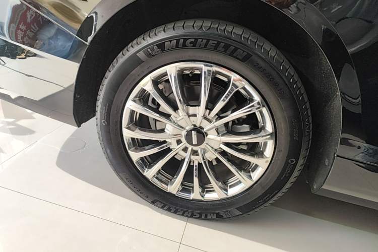Used Wey Gaoshan 2023 Four-Wheel-Drive Executive Extended Version Right Rear Wheel Hub