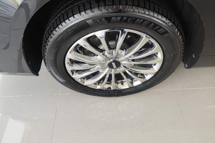 Used Wey Gaoshan 2023 Four-Wheel-Drive Executive Extended Version Right Rear Wheel Hub
