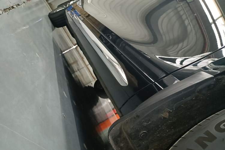 Used Wey Gaoshan 2023 Four-Wheel-Drive Executive Extended Version Right Side Sill