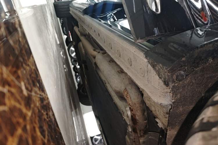 Used Wey Gaoshan 2023 Four-Wheel-Drive Executive Extended Version Right Side Sill