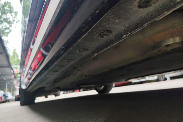 Used Wey Gaoshan 2023 Four-Wheel-Drive Executive Extended Version Right Side Sill