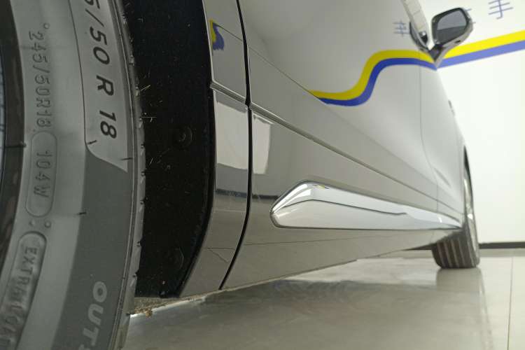 Used Wey Gaoshan 2023 Four-Wheel Drive Flagship Edition Right Side Sill