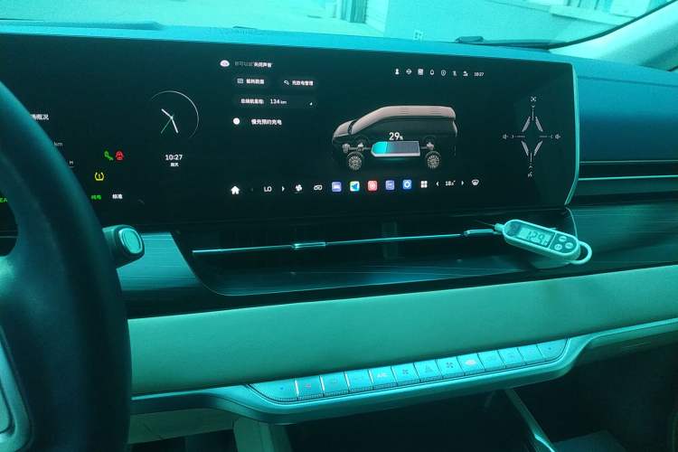 Used Wey Gaoshan 2023 Four-Wheel Drive Flagship Edition Audio And AC Panel