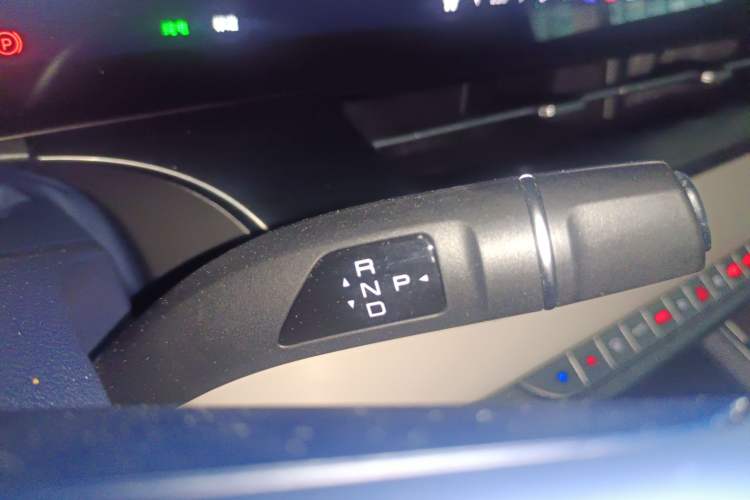 Used Wey Gaoshan 2023 Four-Wheel Drive Flagship Edition Gear Lever