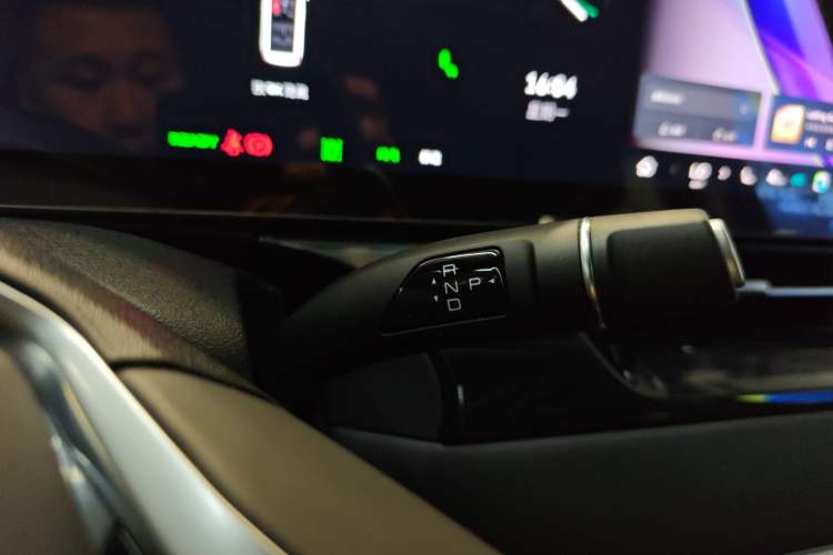 Used Wey Gaoshan 2023 Four-Wheel Drive Flagship Edition Gear Lever