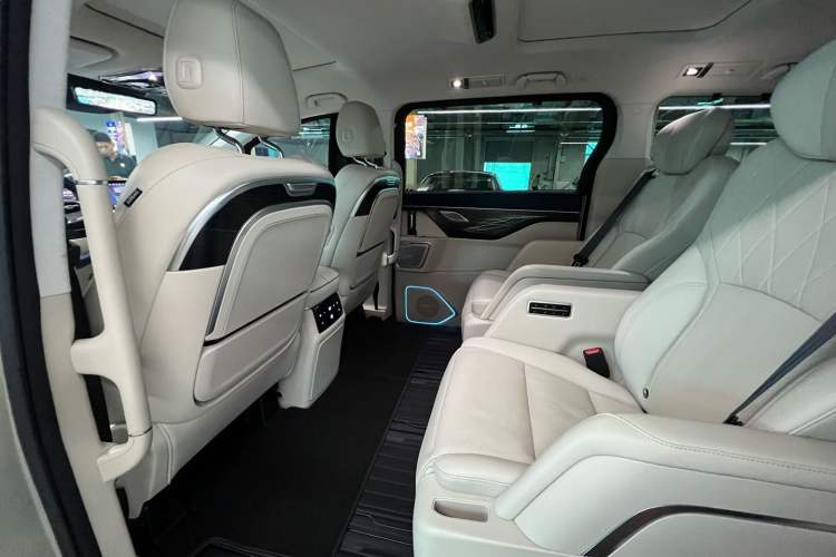 Used Wey Gaoshan 2023 Four-Wheel Drive Flagship Edition Interior 4