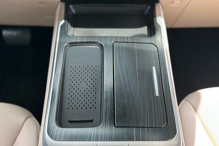 Used Wey Gaoshan 2023 Four-Wheel Drive Flagship Edition Interior 9