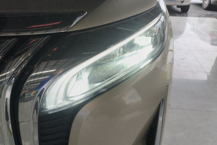 Used Wey Gaoshan 2023 Four-Wheel Drive Flagship Edition Left Front Headlight