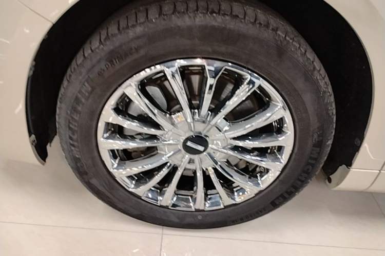 Used Wey Gaoshan 2023 Four-Wheel Drive Flagship Edition Left Front Wheel Hub