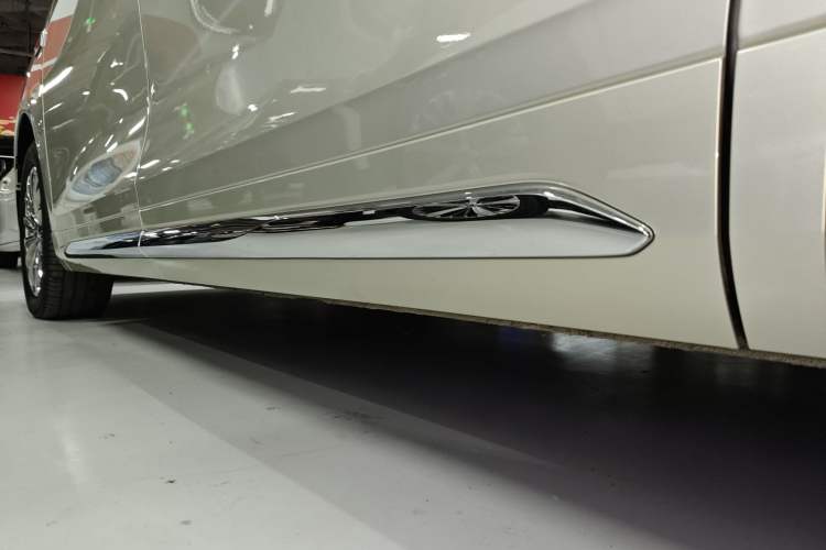 Used Wey Gaoshan 2023 Four-Wheel Drive Flagship Edition Left Side Sill