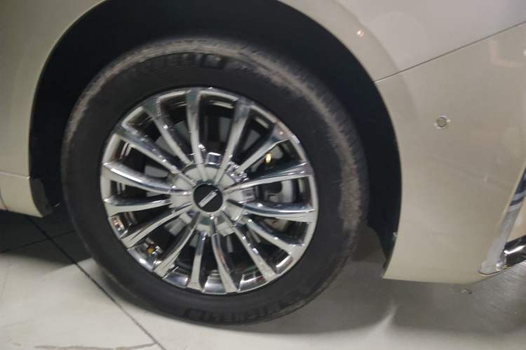 Used Wey Gaoshan 2023 Four-Wheel Drive Flagship Edition Right Front Wheel Hub