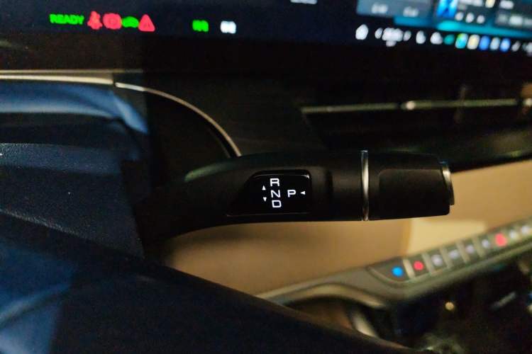 Used Wey Gaoshan 2023 Four-Wheel-Drive Executive Extended Version Gear Lever