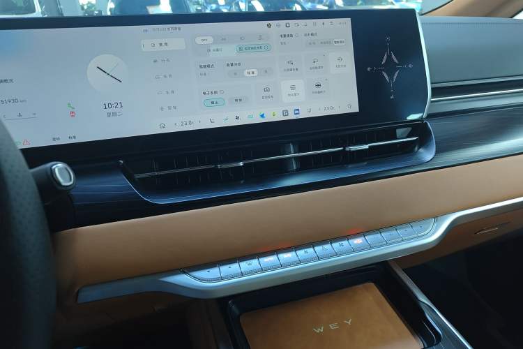 Used Wey Gaoshan 2023 Four-Wheel-Drive Executive Extended Version Audio And AC Panel