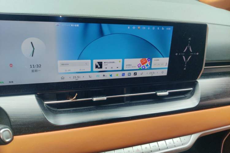 Used Wey Gaoshan 2023 Four-Wheel-Drive Executive Extended Version Audio And AC Panel