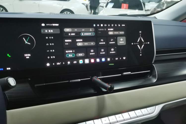 Used Wey Gaoshan 2023 Four-Wheel-Drive Executive Extended Version Audio And AC Panel