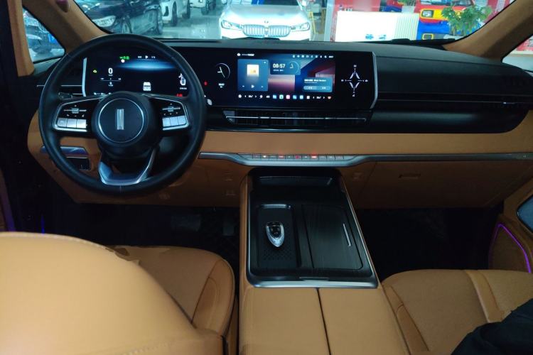 Used Wey Gaoshan 2023 Four-Wheel-Drive Executive Extended Version Center Console