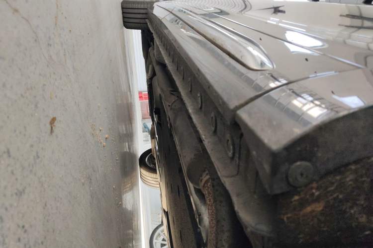 Used Wey Gaoshan 2023 Four-Wheel-Drive Executive Extended Version Chassis Front Right