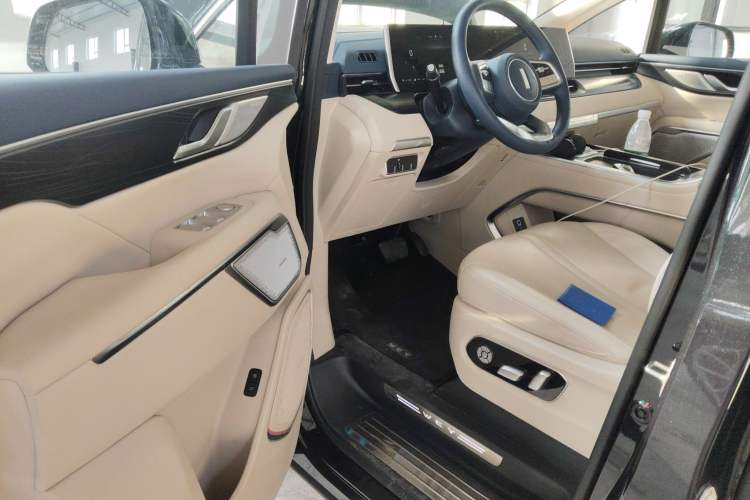 Used Wey Gaoshan 2023 Four-Wheel-Drive Executive Extended Version Driver Seat