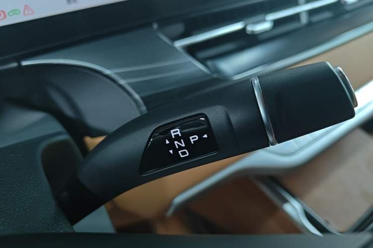 Used Wey Gaoshan 2023 Four-Wheel-Drive Executive Extended Version Gear Lever