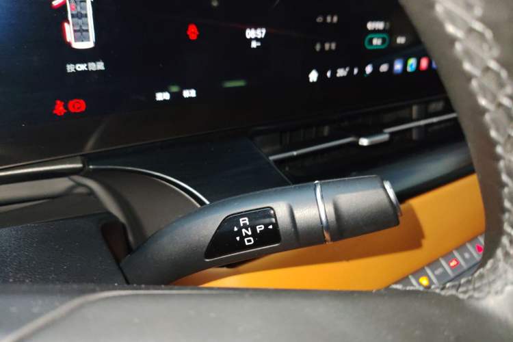 Used Wey Gaoshan 2023 Four-Wheel-Drive Executive Extended Version Gear Lever