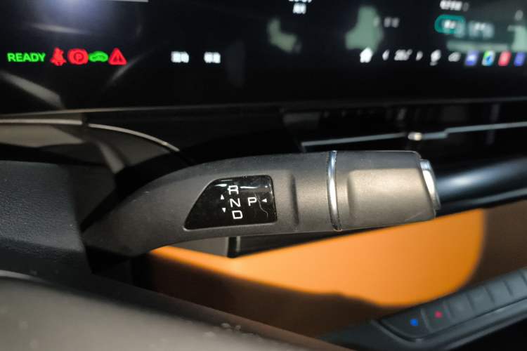 Used Wey Gaoshan 2023 Four-Wheel-Drive Executive Extended Version Gear Lever