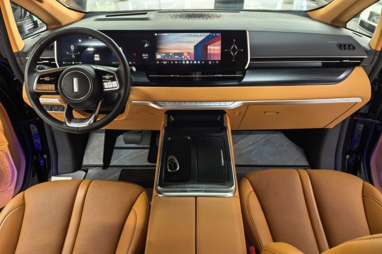 Used Wey Gaoshan 2023 Four-Wheel-Drive Executive Extended Version Interior 1