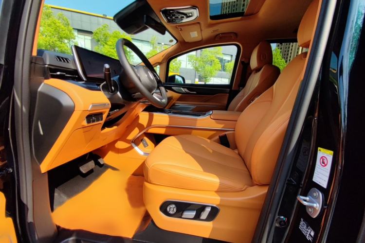 Used Wey Gaoshan 2023 Four-Wheel-Drive Executive Extended Version Interior 1