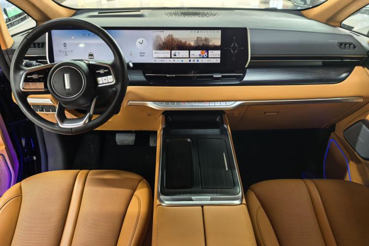 Used Wey Gaoshan 2023 Four-Wheel-Drive Executive Extended Version Interior 2