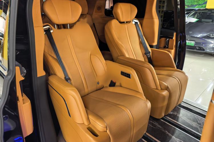 Used Wey Gaoshan 2023 Four-Wheel-Drive Executive Extended Version Interior 3