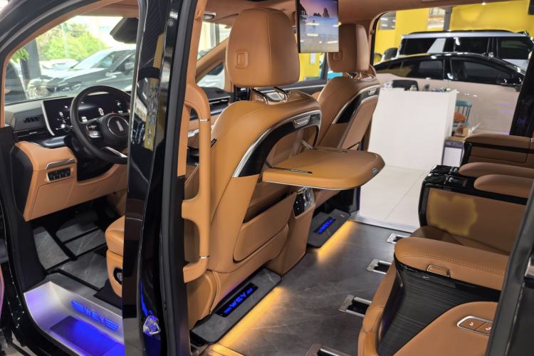 Used Wey Gaoshan 2023 Four-Wheel-Drive Executive Extended Version Interior 3