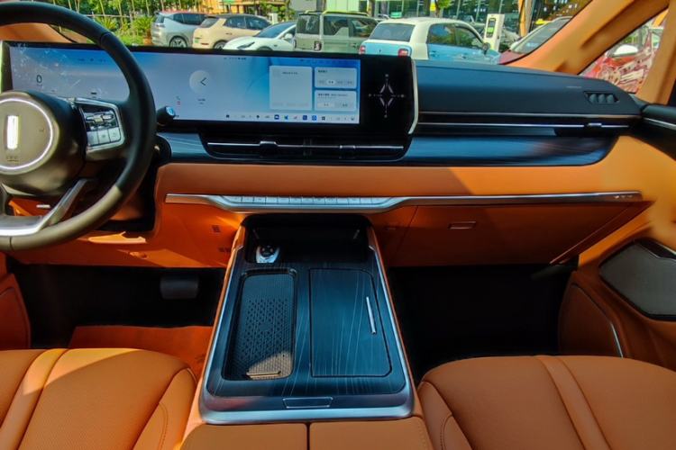 Used Wey Gaoshan 2023 Four-Wheel-Drive Executive Extended Version Interior 4