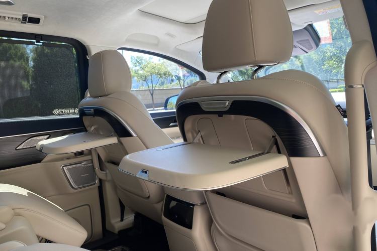 Used Wey Gaoshan 2023 Four-Wheel-Drive Executive Extended Version Interior 5