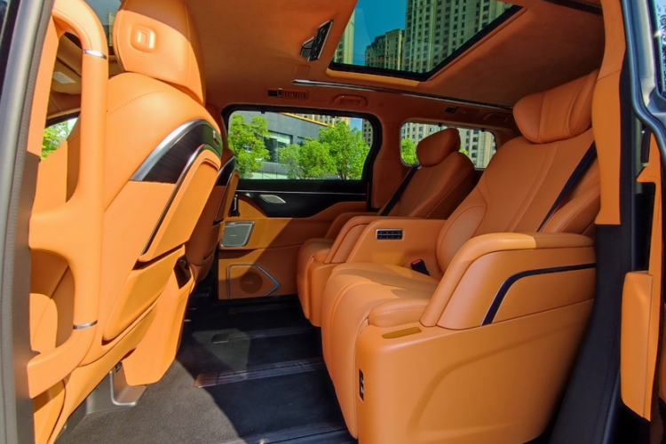 Used Wey Gaoshan 2023 Four-Wheel-Drive Executive Extended Version Interior 8