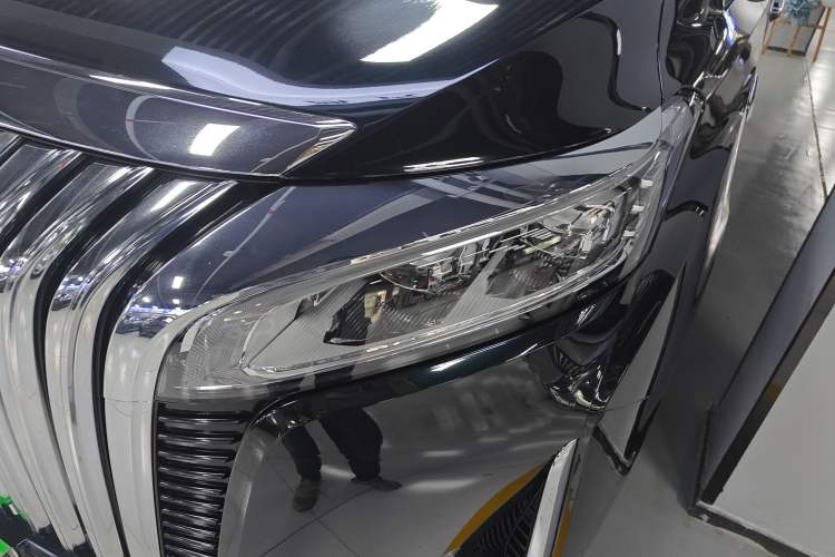 Used Wey Gaoshan 2023 Four-Wheel-Drive Executive Extended Version Left Front Headlight