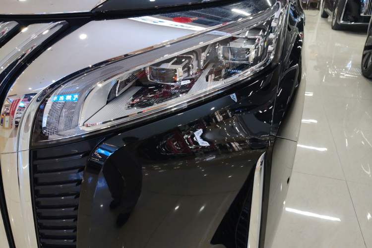 Used Wey Gaoshan 2023 Four-Wheel-Drive Executive Extended Version Left Front Headlight