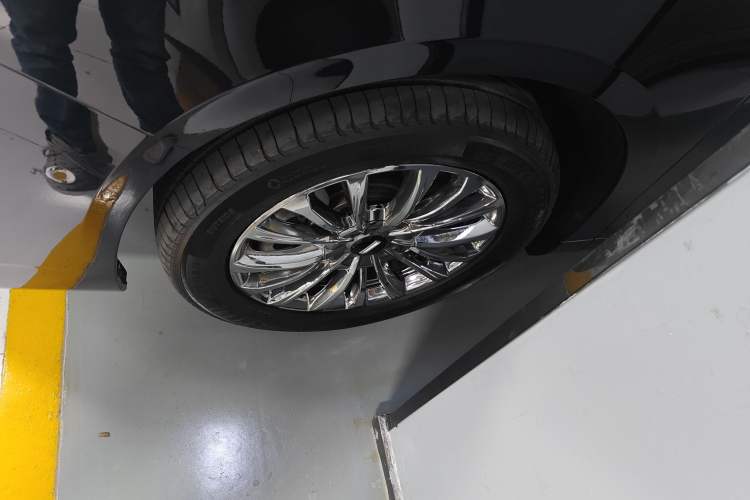 Used Wey Gaoshan 2023 Four-Wheel-Drive Executive Extended Version Left Front Wheel Hub