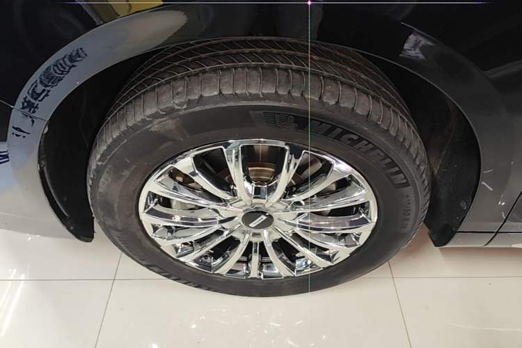 Used Wey Gaoshan 2023 Four-Wheel-Drive Executive Extended Version Left Front Wheel Hub