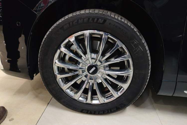 Used Wey Gaoshan 2023 Four-Wheel-Drive Executive Extended Version Left Front Wheel Hub