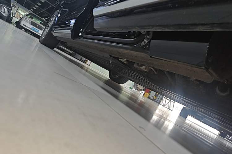 Used Wey Gaoshan 2023 Four-Wheel-Drive Executive Extended Version Left Side Sill