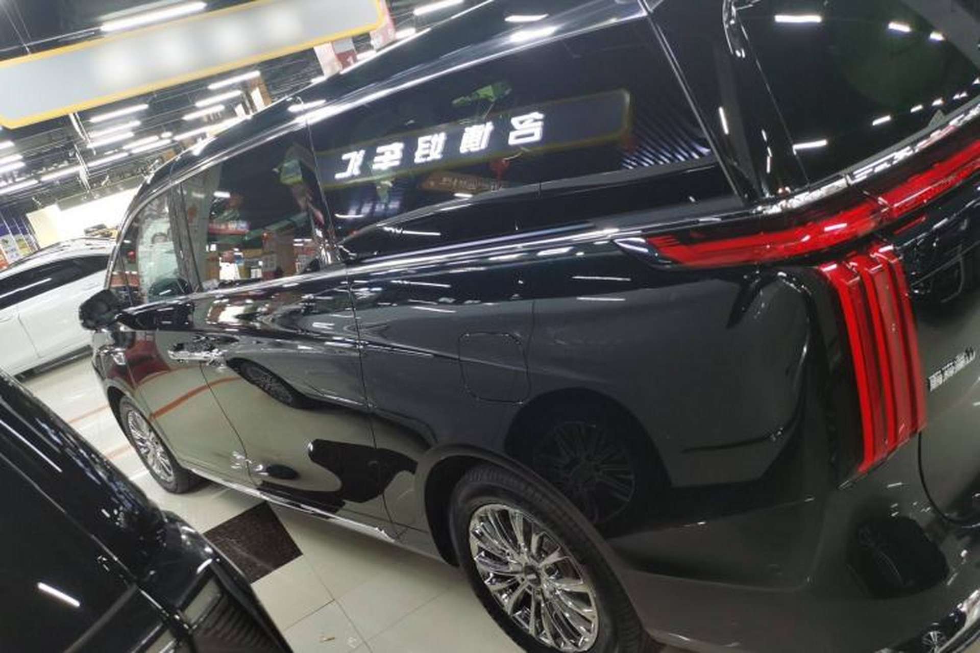 Used Wey Gaoshan 2023 Four-Wheel-Drive Executive Extended Version Left Side