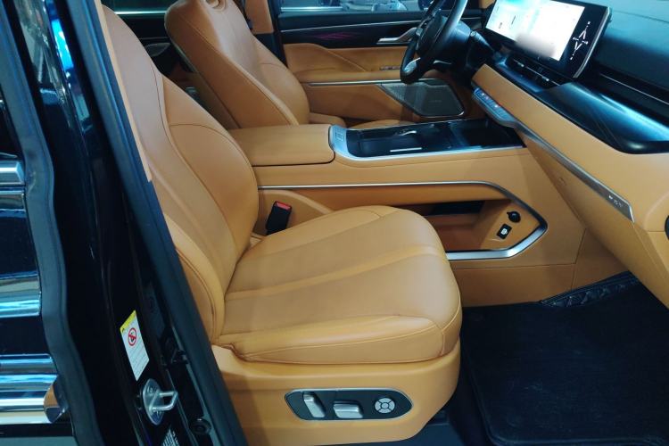 Used Wey Gaoshan 2023 Four-Wheel-Drive Executive Extended Version Right Front Seat