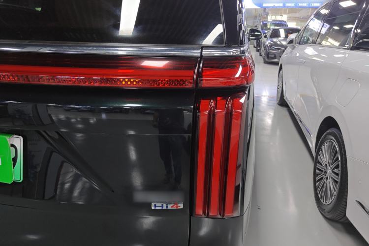 Used Wey Gaoshan 2023 Four-Wheel-Drive Executive Extended Version Right Rear Taillight