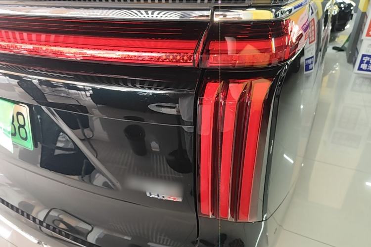 Used Wey Gaoshan 2023 Four-Wheel-Drive Executive Extended Version Right Rear Taillight