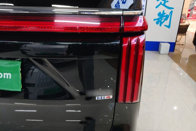 Used Wey Gaoshan 2023 Four-Wheel-Drive Executive Extended Version Right Rear Taillight