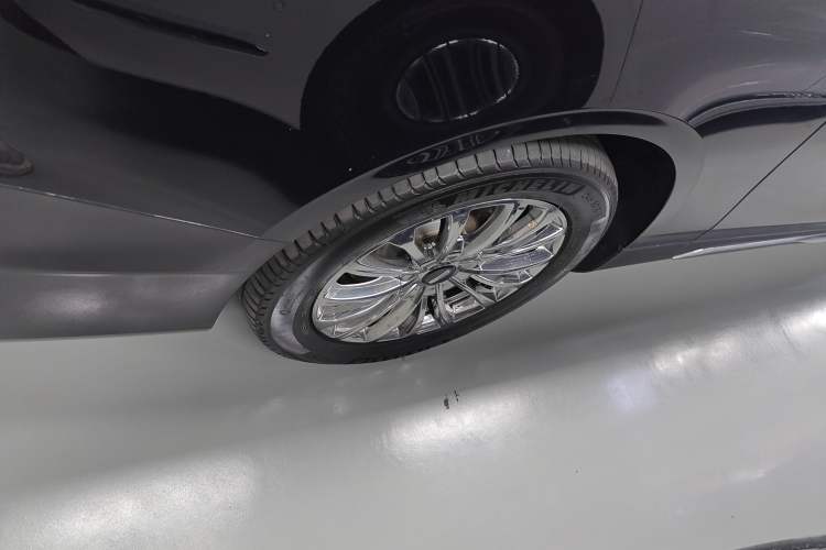 Used Wey Gaoshan 2023 Four-Wheel-Drive Executive Extended Version Right Rear Wheel Hub