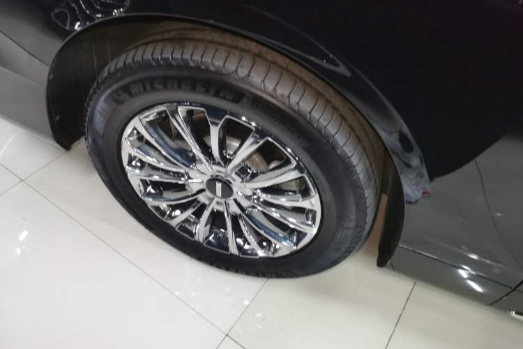 Used Wey Gaoshan 2023 Four-Wheel-Drive Executive Extended Version Right Rear Wheel Hub