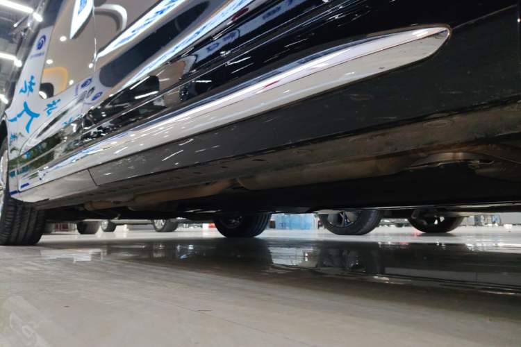 Used Wey Gaoshan 2023 Four-Wheel-Drive Executive Extended Version Right Side Sill