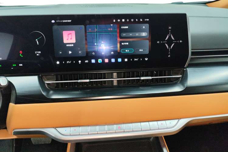 Used Wey Gaoshan 2023 Four-Wheel Drive Flagship Edition Audio And AC Panel